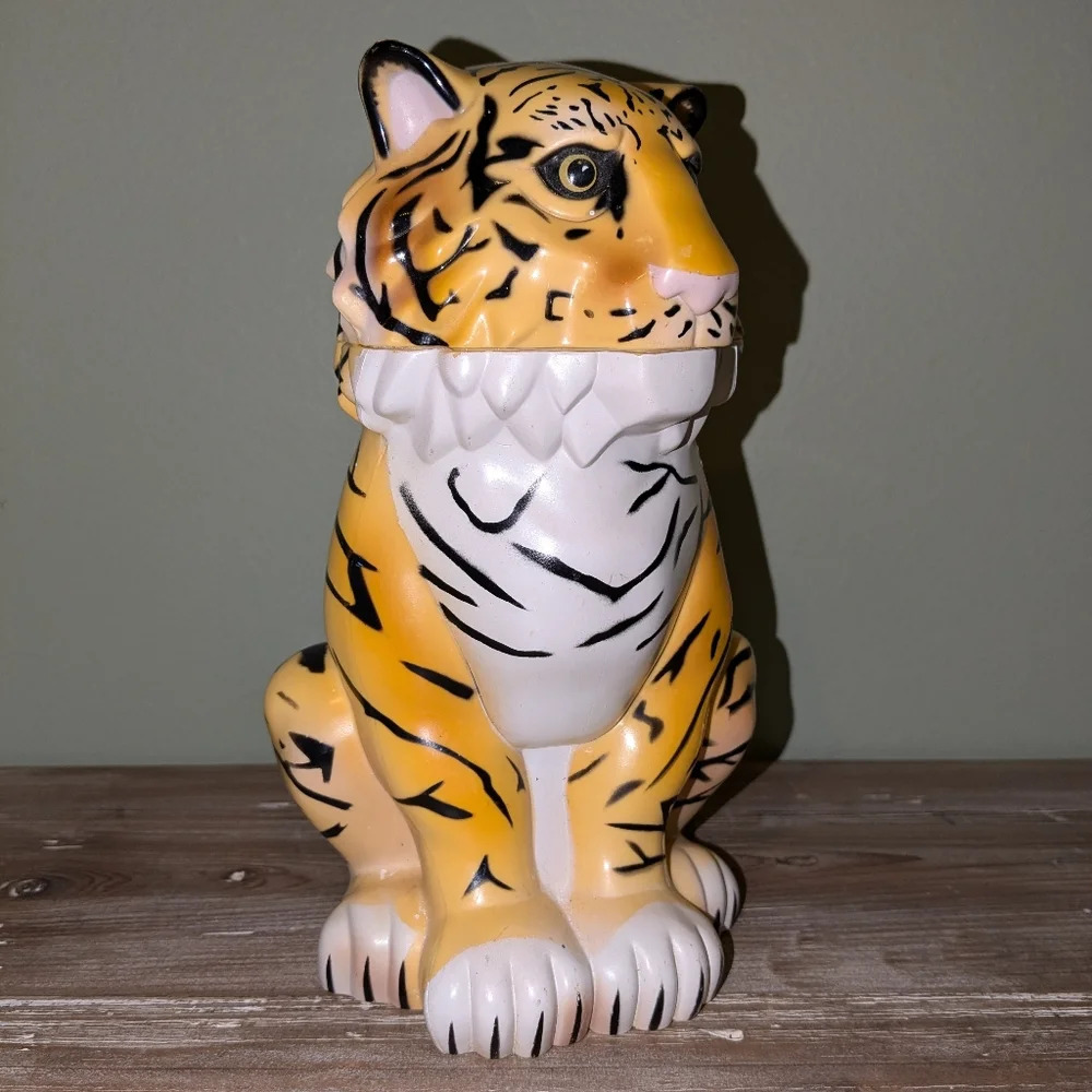 Ringling Bros. Barnum & Bailey Circus Greatest Show on Earth Tiger Flip Mug